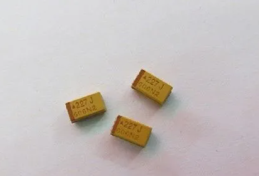 鉭電容